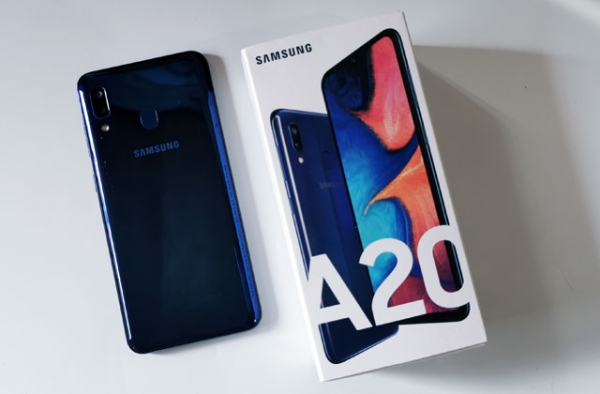 samsung a20 on flipkart