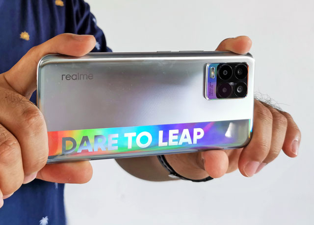 realme 8 Review: Pros & Cons of a Dazzling Smartphone