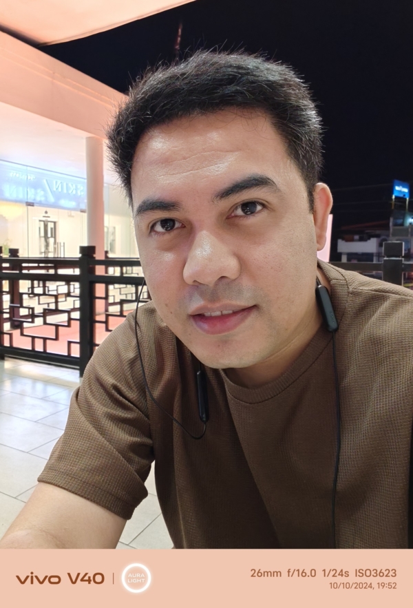 vivo V40 sample selfie