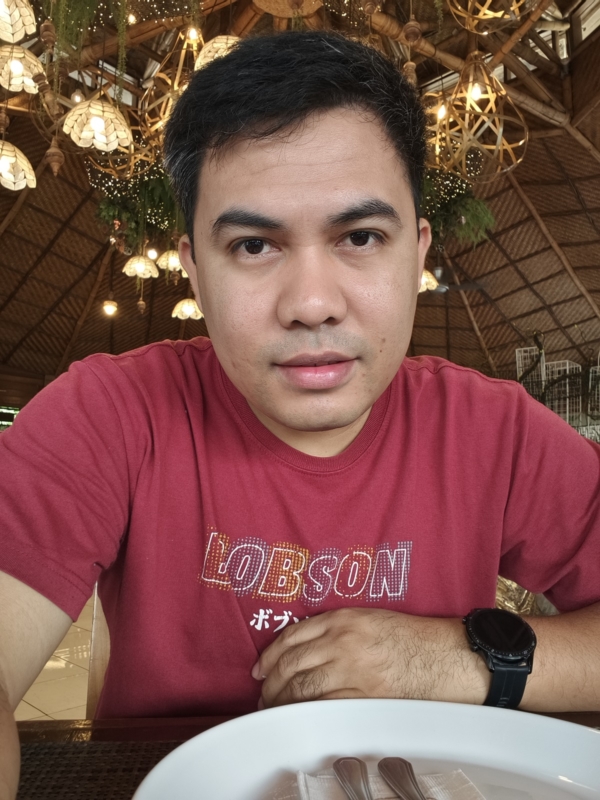 vivo X200 sample selfie