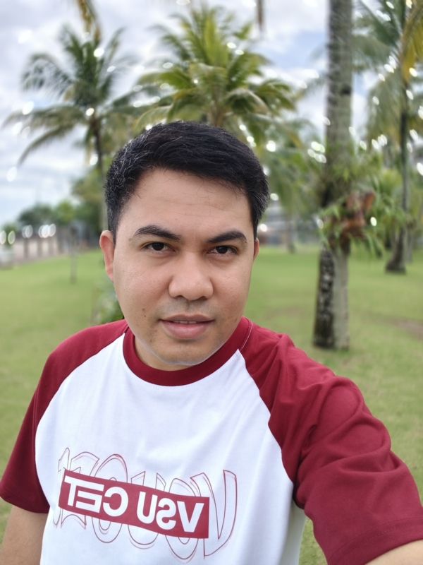 vivo X200 sample selfie